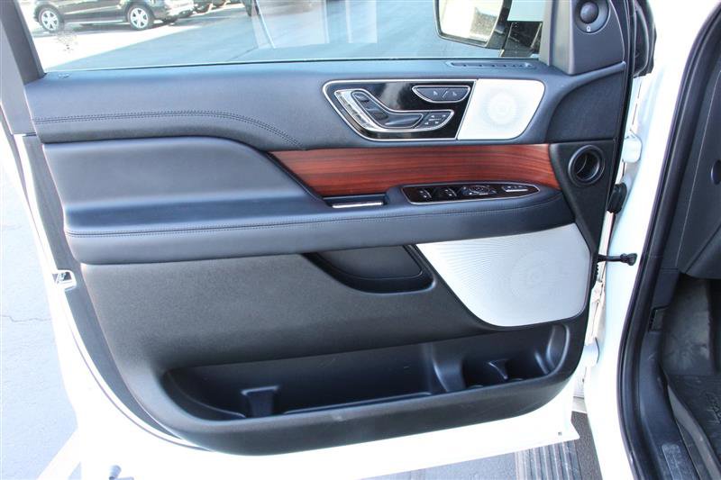 Used 2022 Lincoln Navigator Reserve image 35