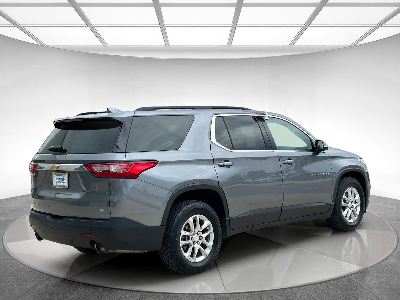 Used 2020 Chevrolet Traverse LT w/ Driver Confidence II Package image 5