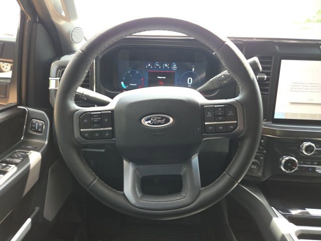 Used 2025 Ford F250 Lariat w/ Chrome Package image 6