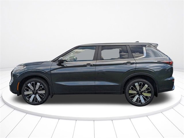 New 2025 Mitsubishi Outlander SE image 6