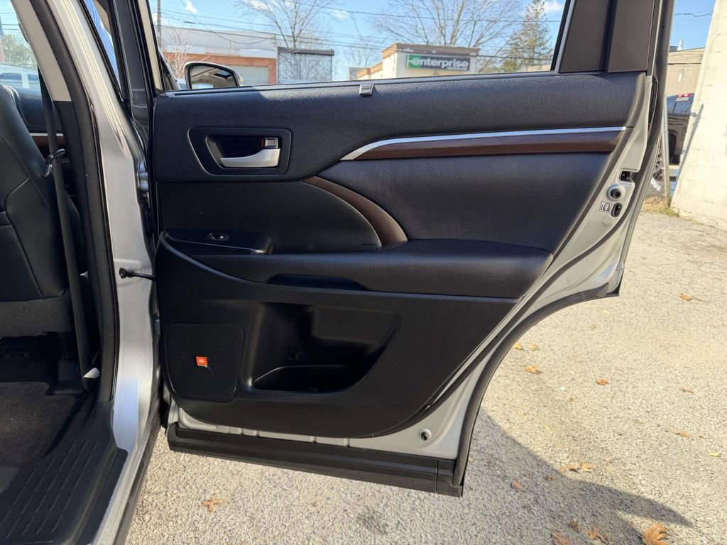 Used 2016 Toyota Highlander Limited w/ Protection Package #3 image 18