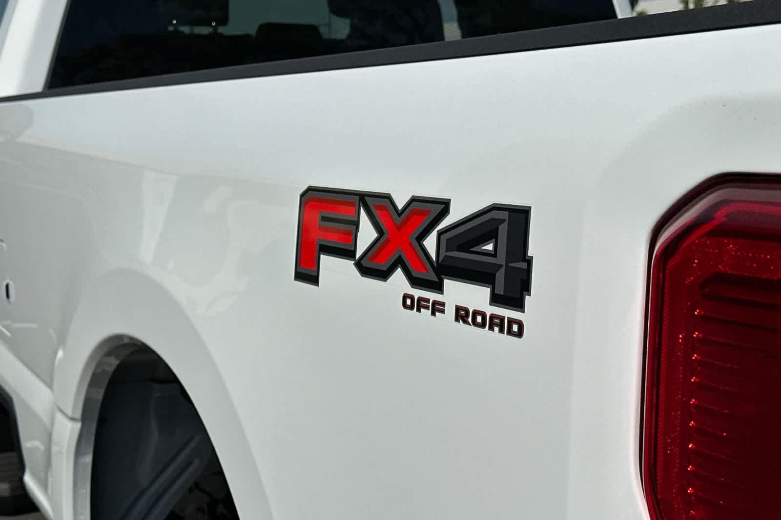 New 2026 Ford F350 XLT w/ FX4 Off-Road Package AWD/4WD image 26