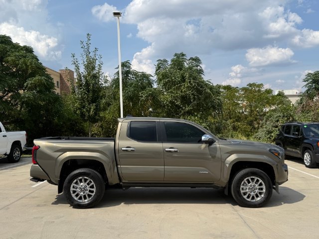 Used 2026 Toyota Tacoma Limited AWD/4WD image 4