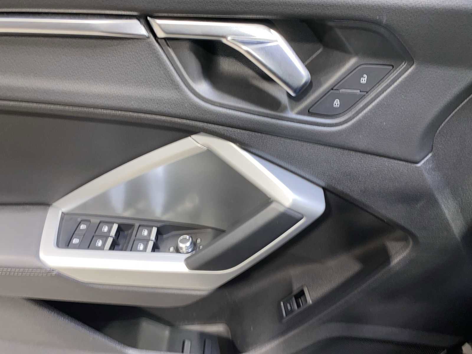 Used 2019 Audi Q3 2.0T Premium image 22