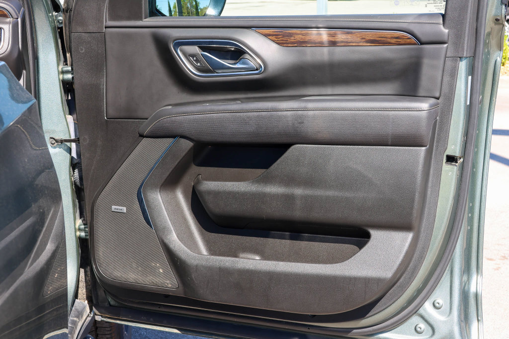 Used 2023 Chevrolet Tahoe Premier AWD/4WD image 17