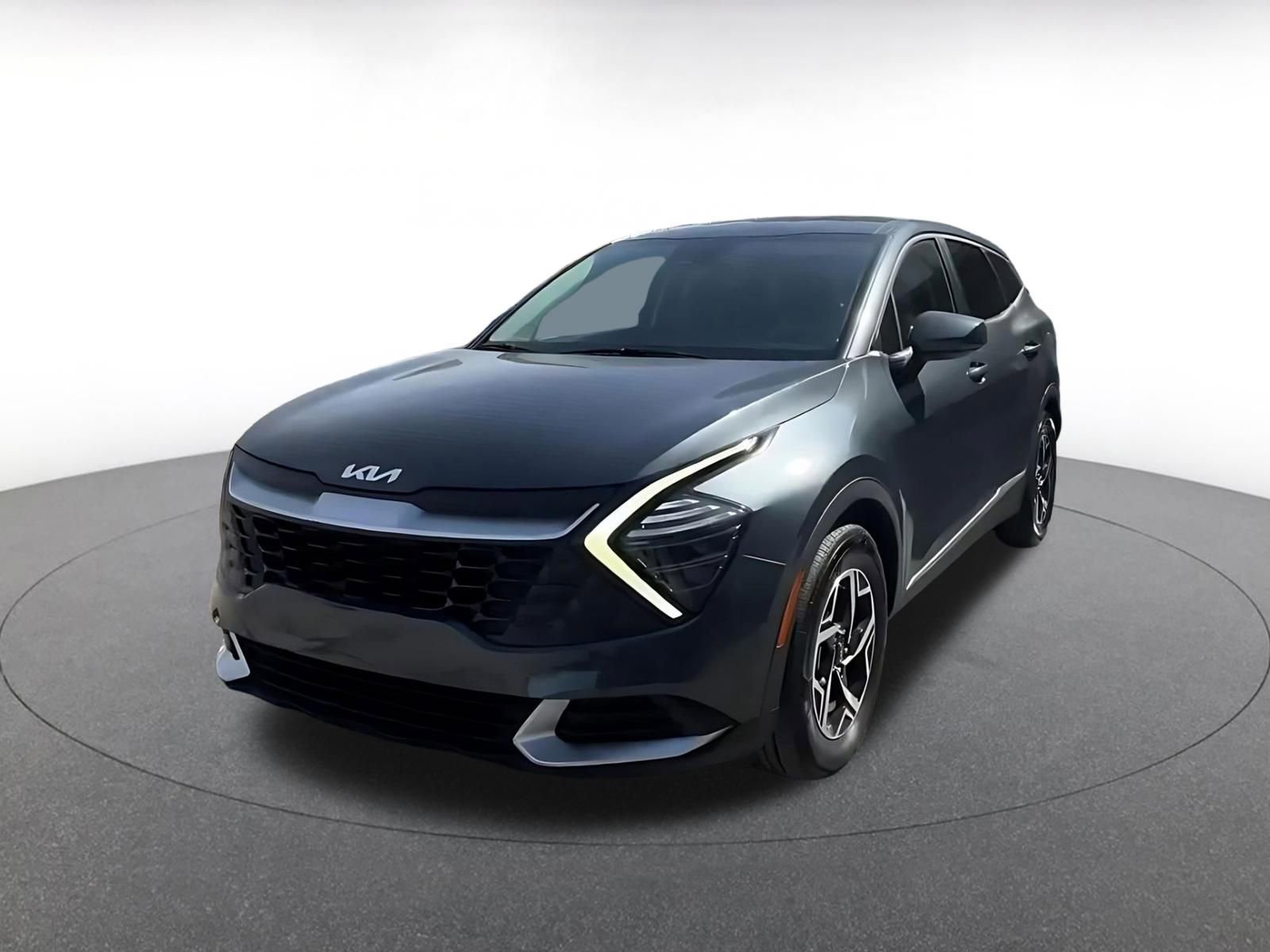 Used 2025 Kia Sportage LX image 6