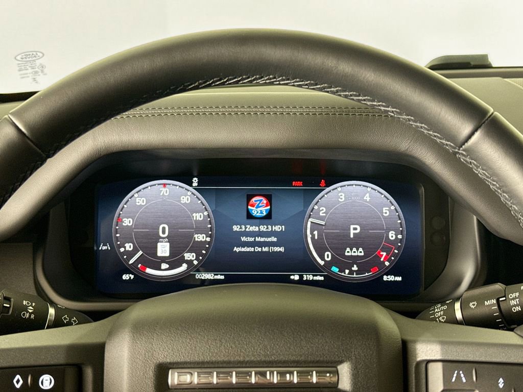 Used 2025 Land Rover Defender 110 S image 10