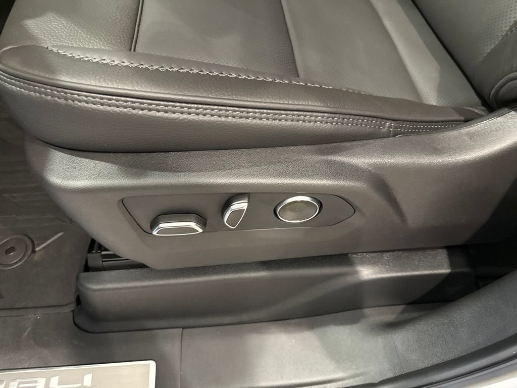New 2026 GMC Yukon XL Denali w/ LPO, Floor Liner Package AWD/4WD image 26