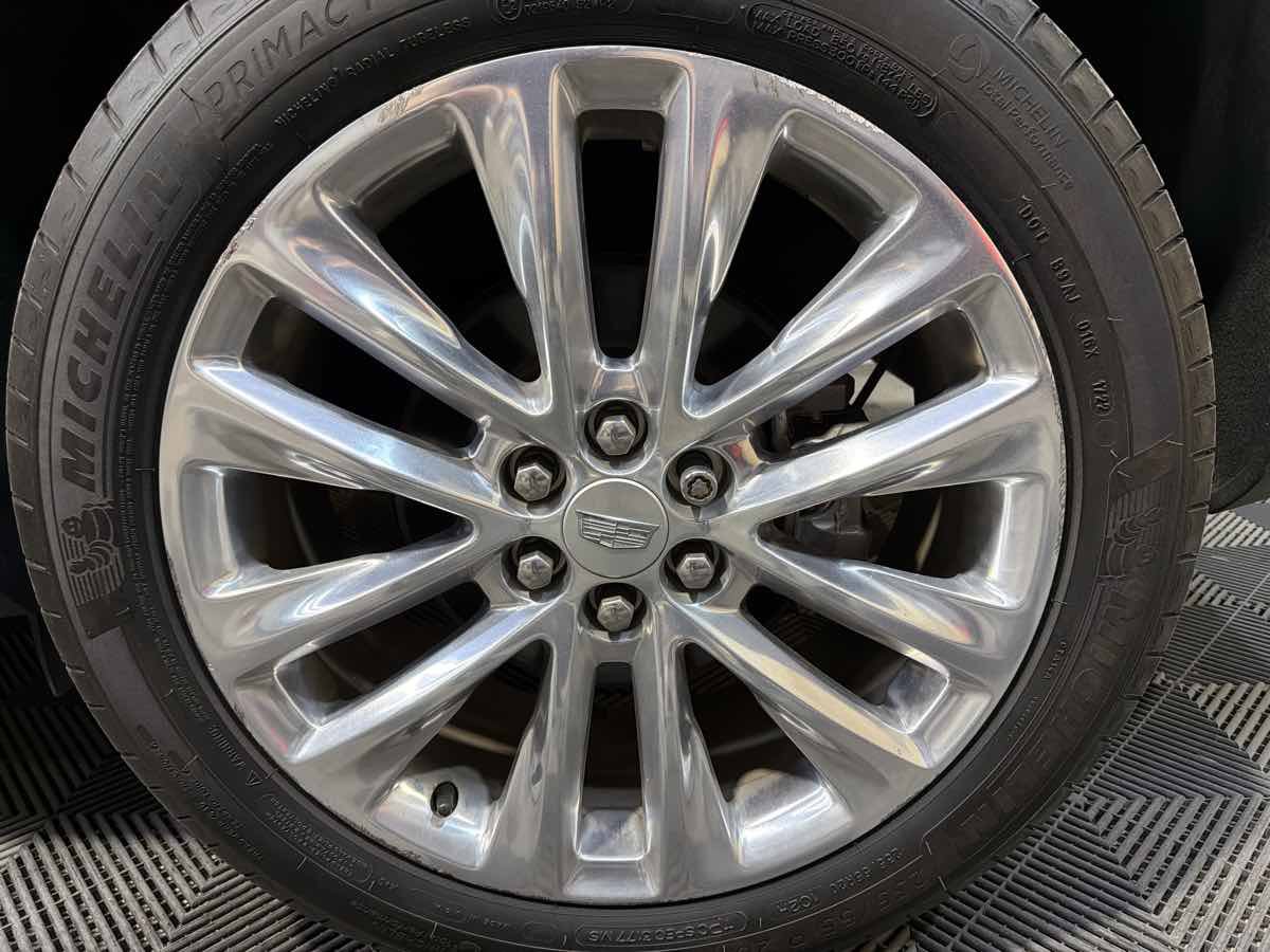 Used 2018 Cadillac XT5 Platinum image 32