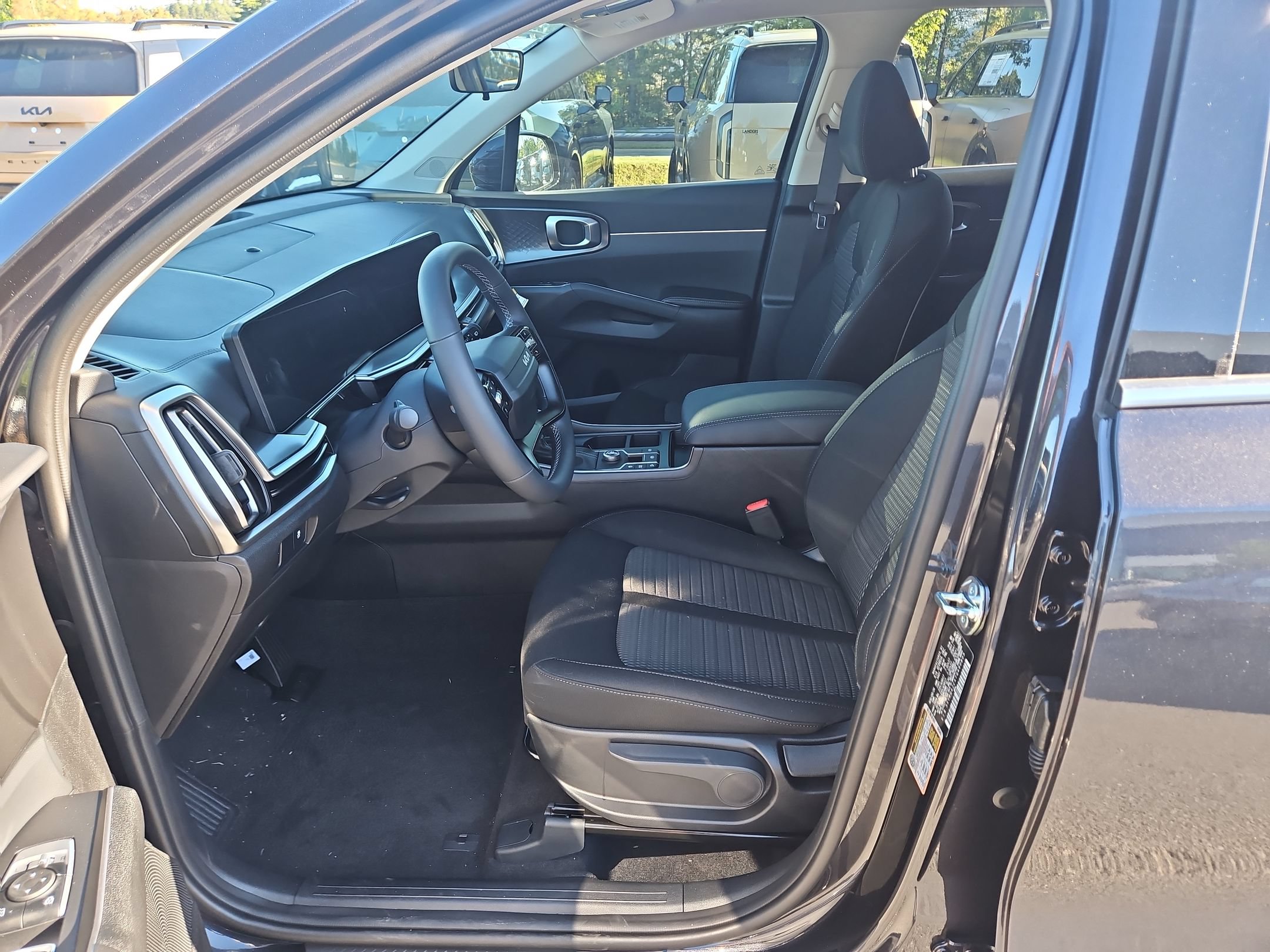 New 2026 Kia Sorento LX FWD image 19