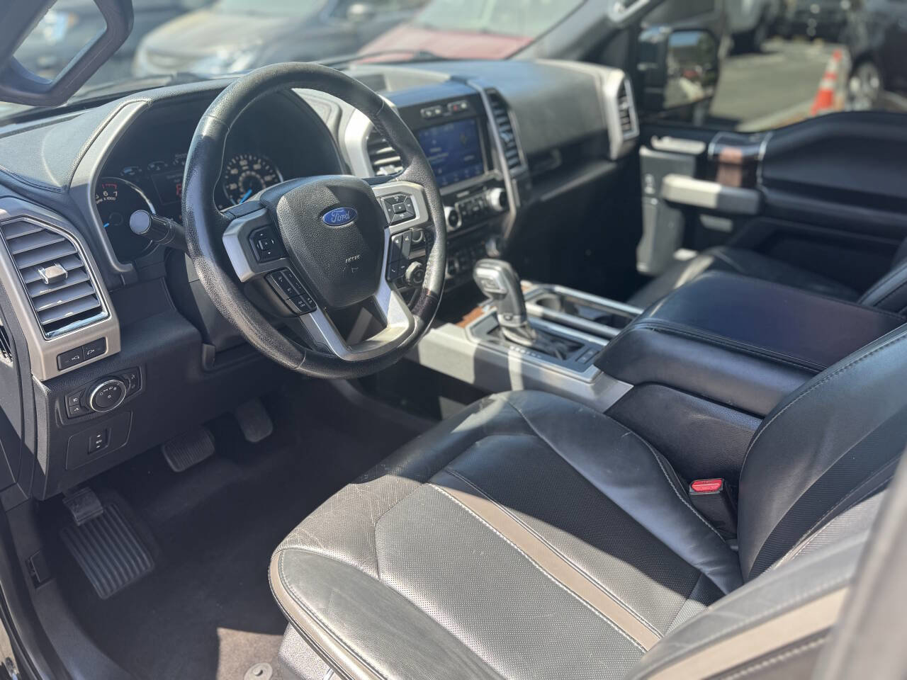 Used 2016 Ford F150 Platinum w/ Equipment Group 701A Luxury AWD/4WD image 10
