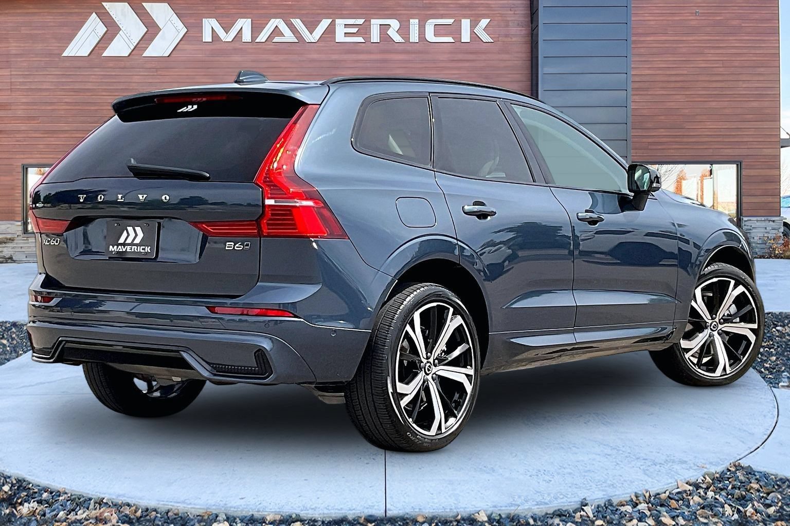 Used 2023 Volvo XC60 B6 Ultimate w/ Climate Package AWD/4WD image 5