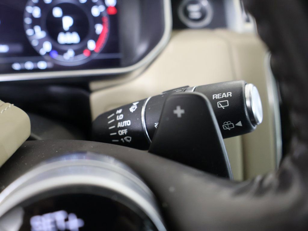 Used 2020 Land Rover Range Rover HSE image 31