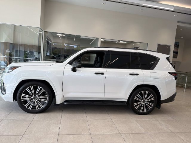 Certified 2026 Lexus LX 700h Luxury w/ Appearance Package AWD/4WD image 7