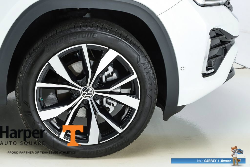 Used 2025 Volkswagen Atlas Cross Sport SEL Premium R-Line AWD/4WD image 14