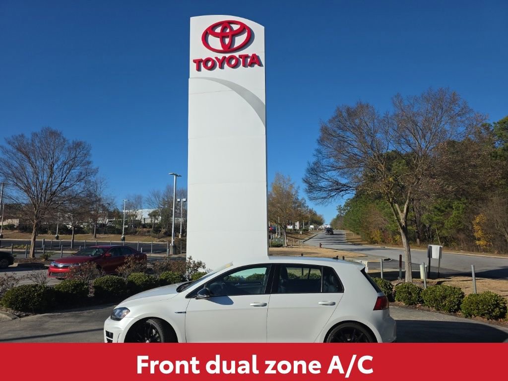 Used 2017 Volkswagen Golf R 4-Door image 4