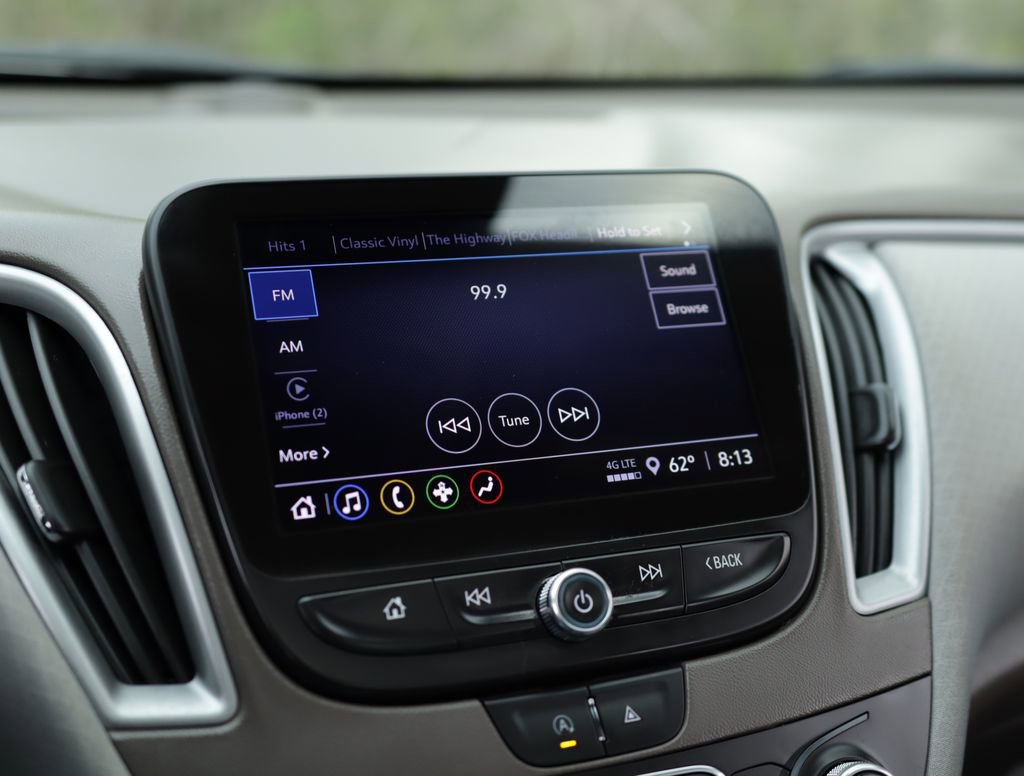 Used 2023 Chevrolet Malibu LT FWD image 12