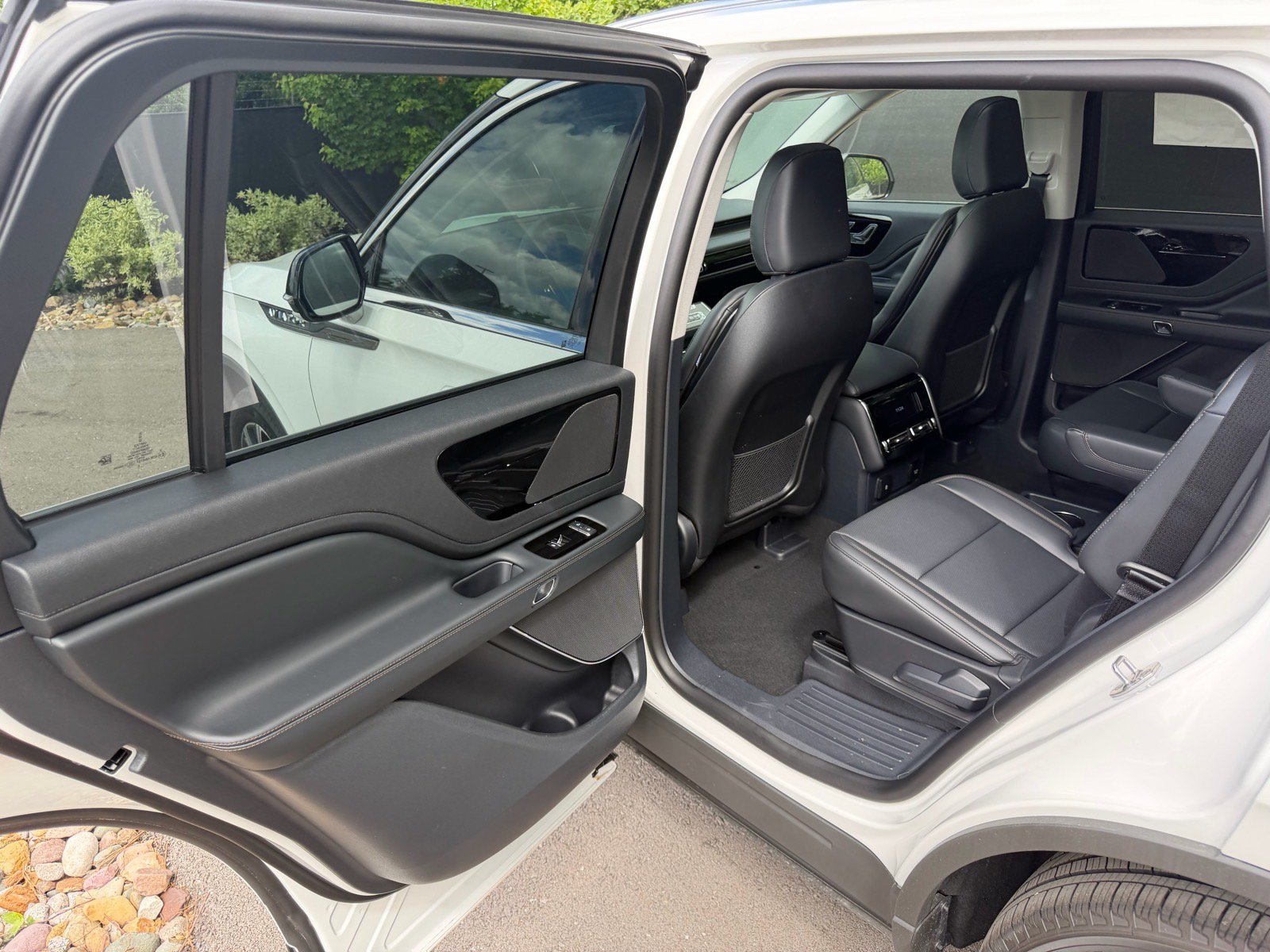 New 2026 Lincoln Aviator AWD image 19