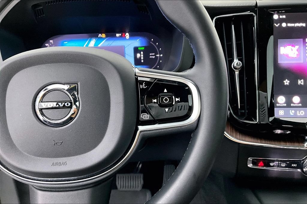 Used 2023 Volvo XC60 T8 Ultimate w/ Climate Package AWD/4WD image 26