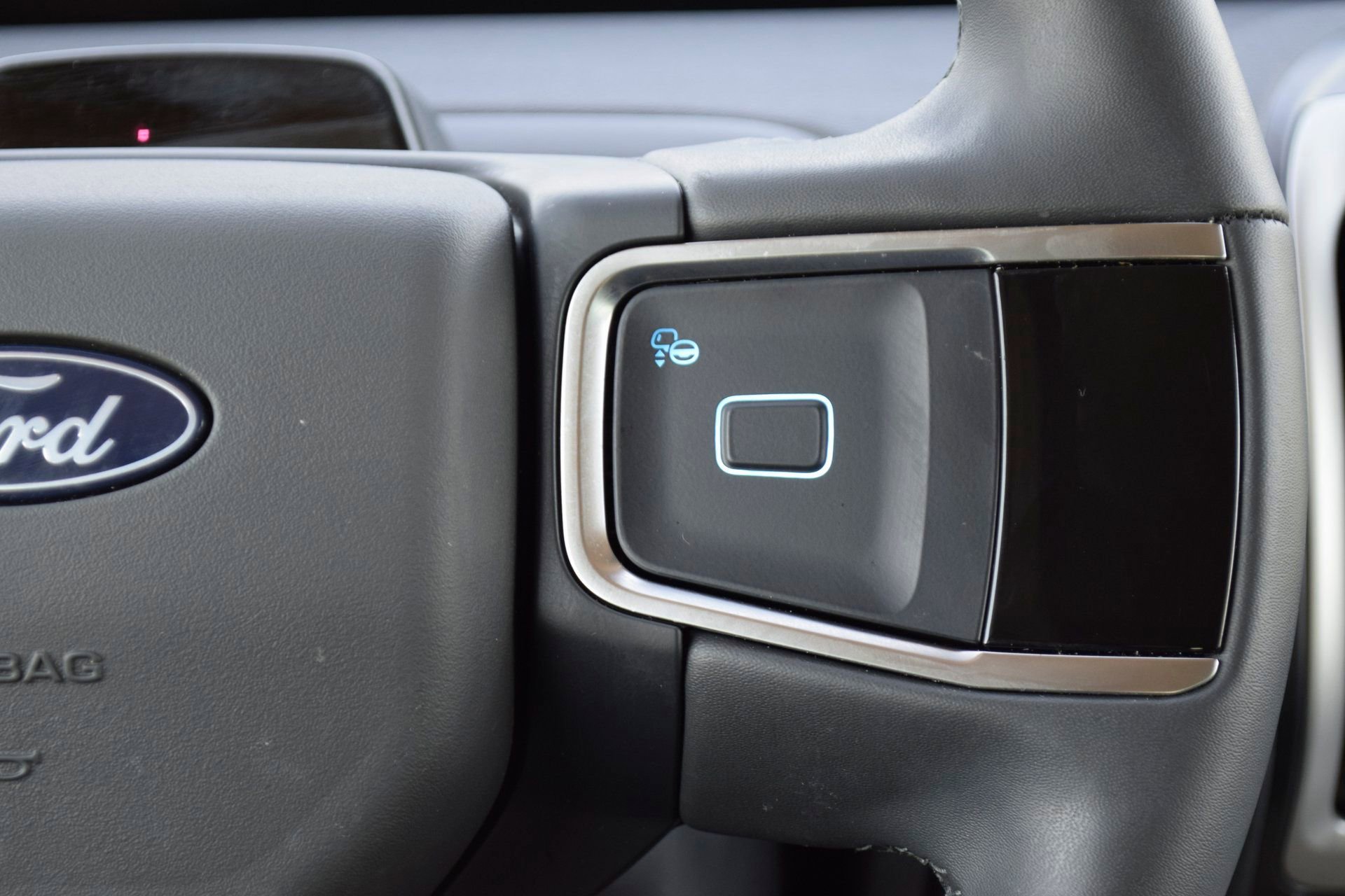 New 2025 Ford Expedition Active image 10