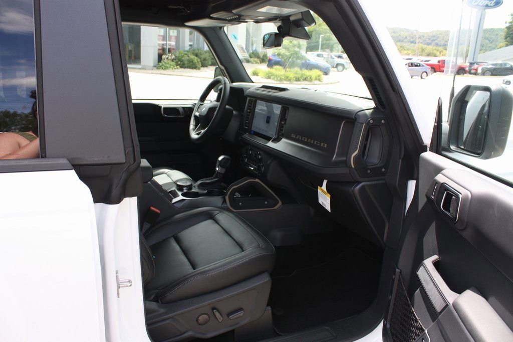 New 2025 Ford Bronco Badlands w/ Sasquatch Package image 17