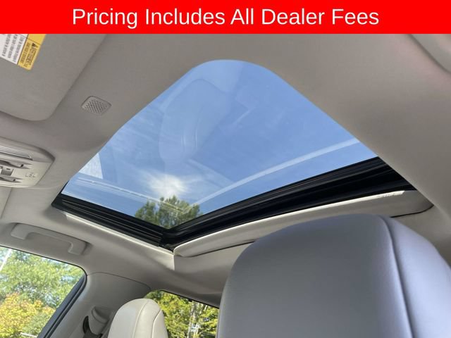 Used 2021 Toyota Highlander XLE AWD/4WD image 25