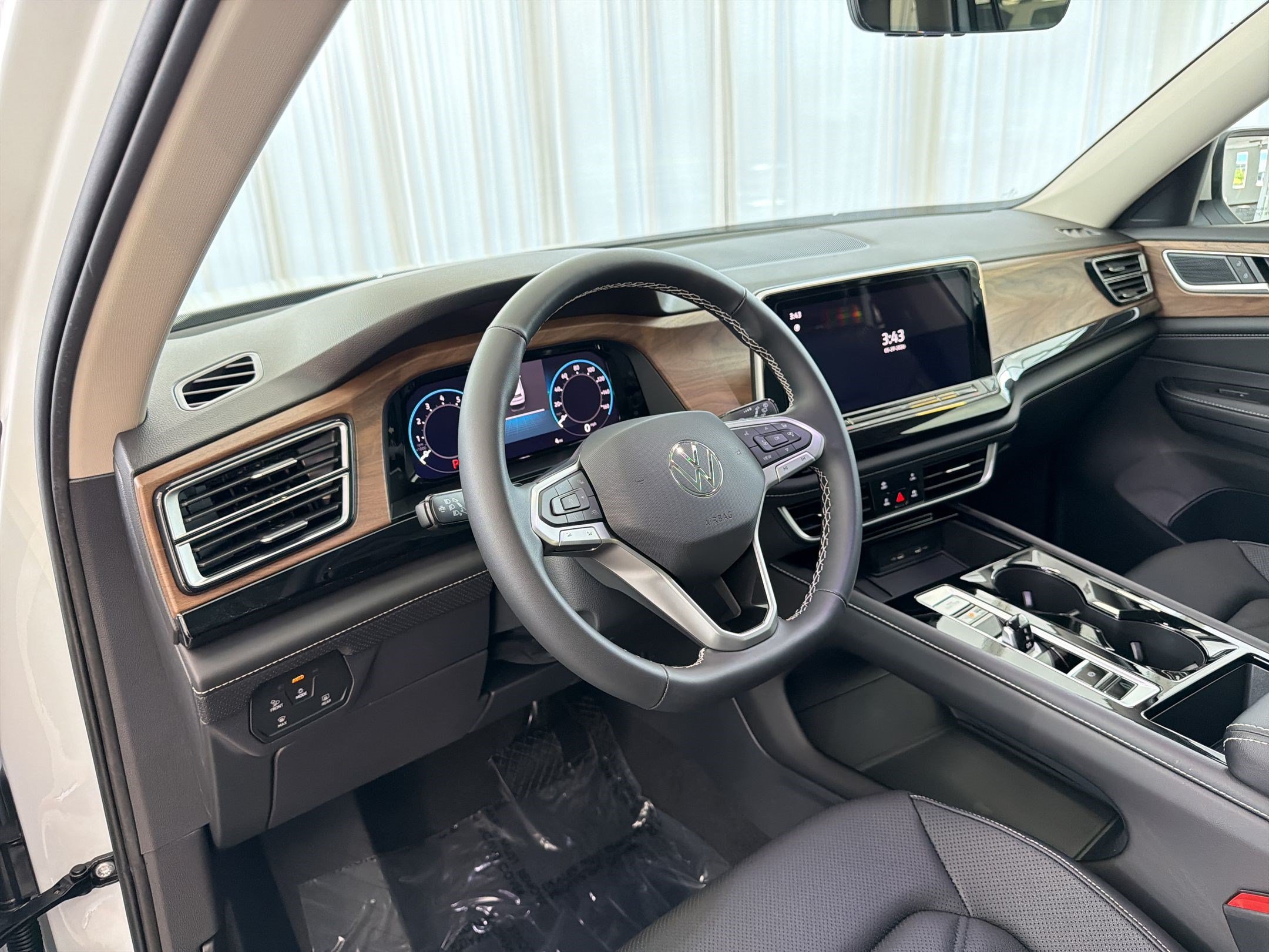 New 2026 Volkswagen Atlas SE FWD image 4