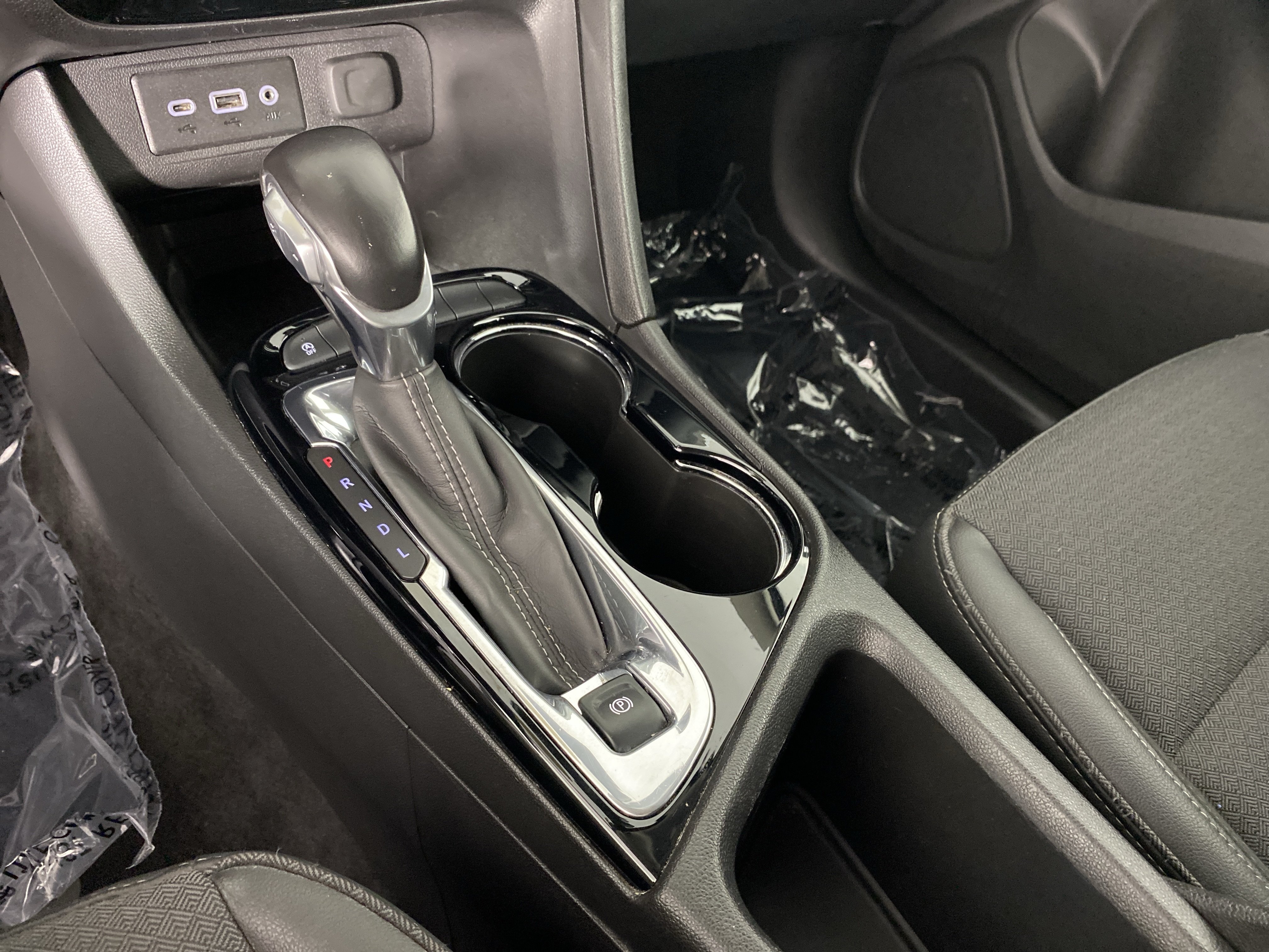 Used 2020 Buick Encore GX Preferred w/ Cold Weather Comfort Package FWD image 29