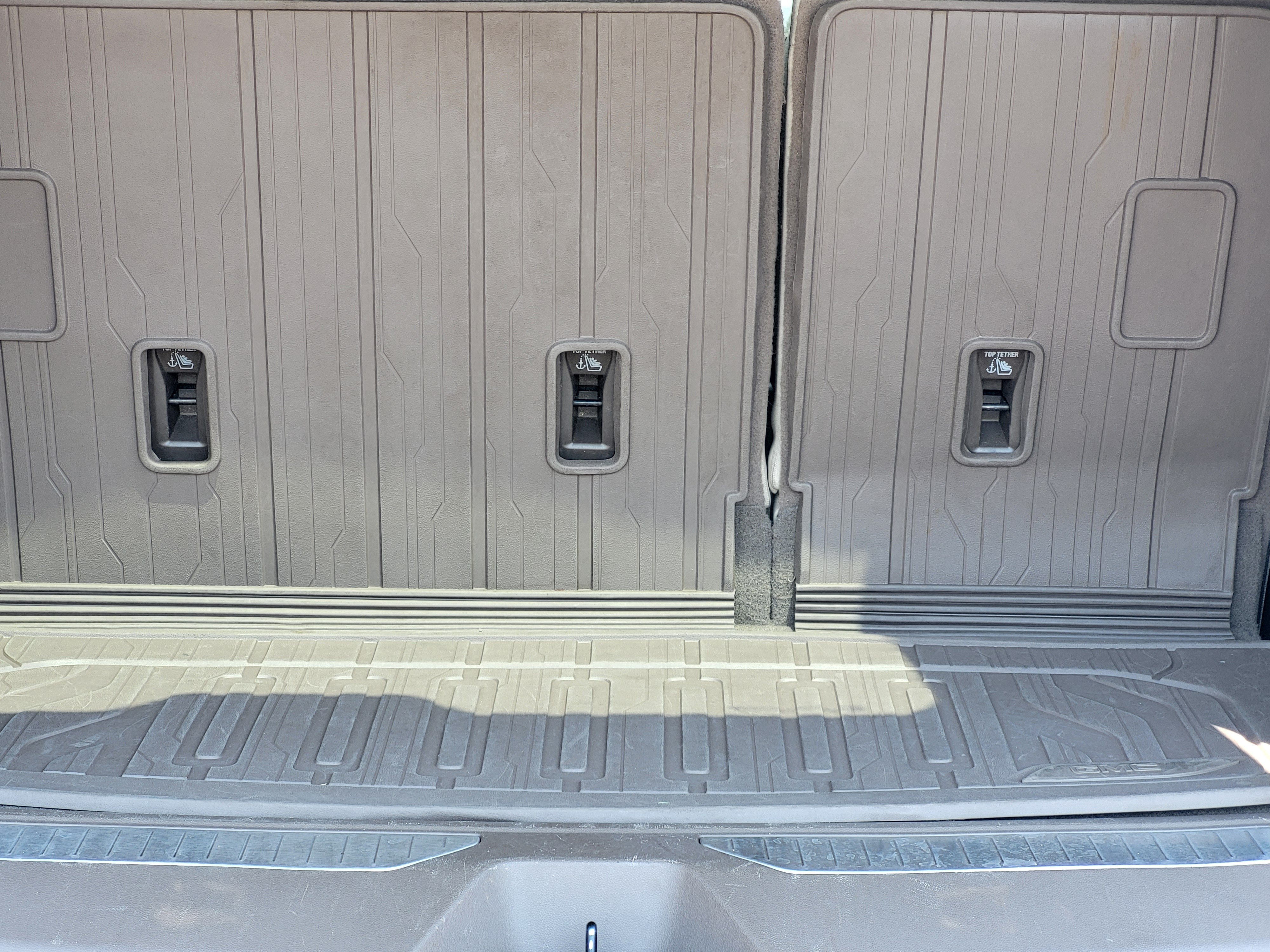 Used 2023 GMC Yukon Denali w/ LPO, Floor Liner Package AWD/4WD image 27