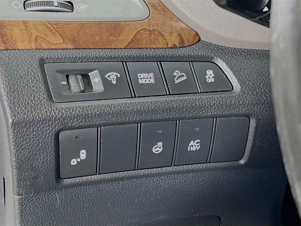 Used 2019 Hyundai Santa Fe XL w/ Cargo Package FWD image 11
