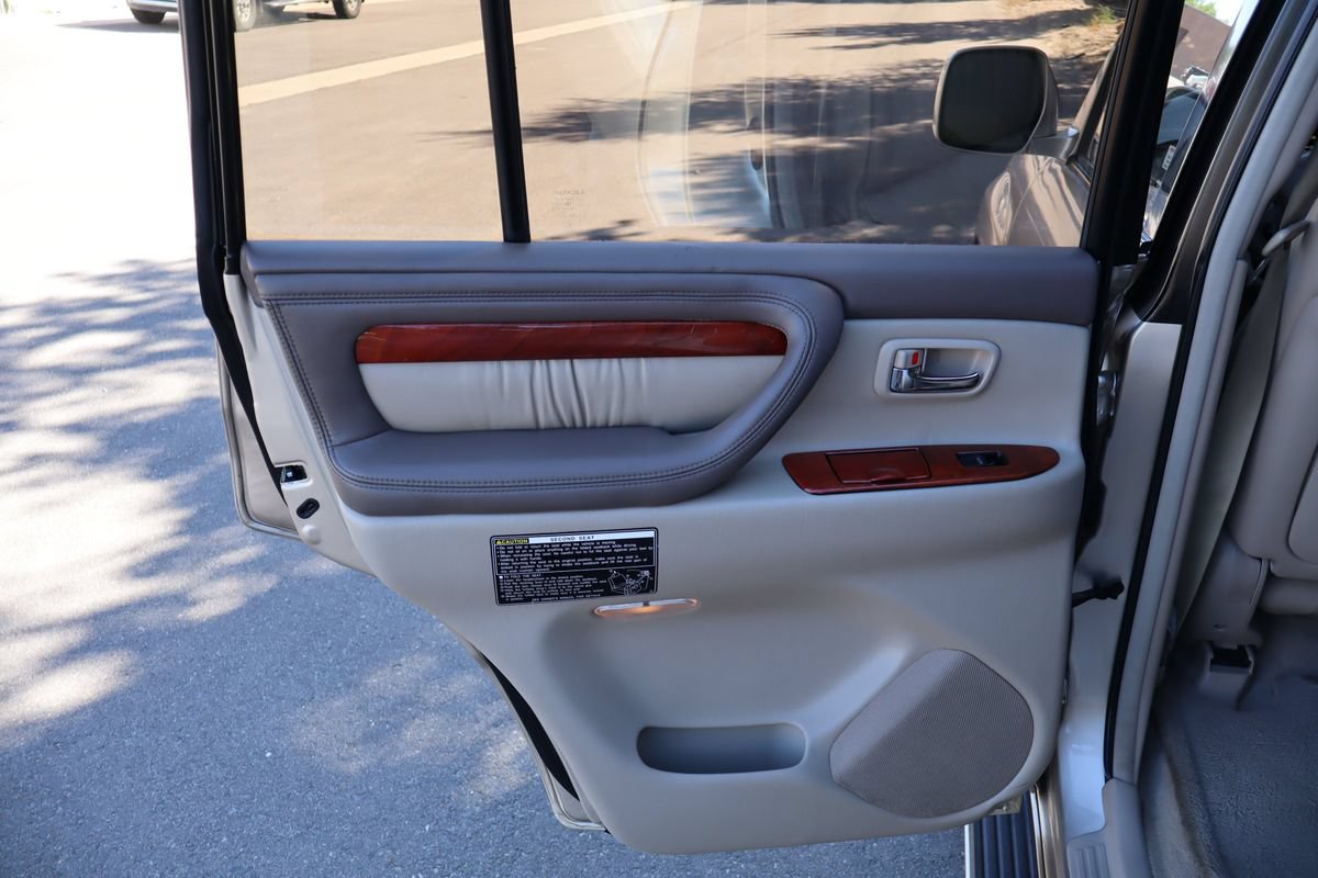 Used 2001 Lexus LX 470 4WD image 26