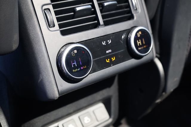 Used 2024 Land Rover Discovery Dynamic SE image 27