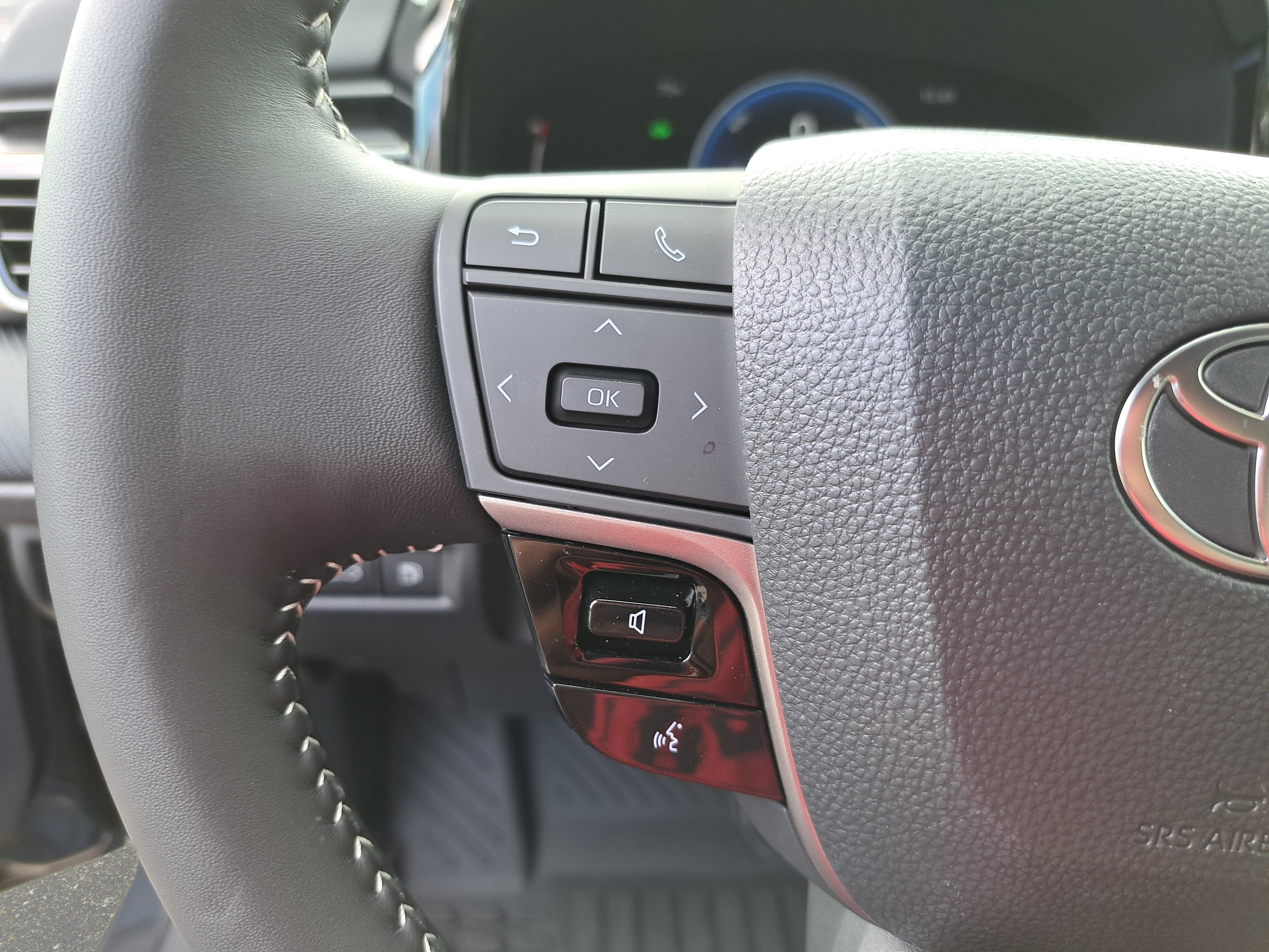 Used 2026 Toyota Camry SE w/ Convenience Package FWD image 16