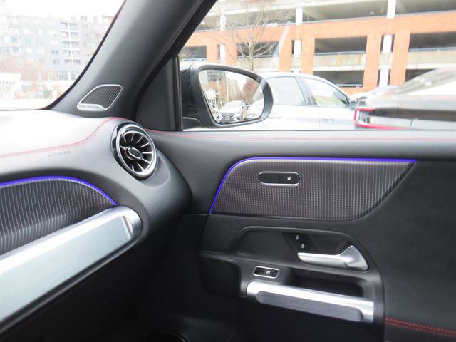 Used 2022 Mercedes-Benz EQB 350 4MATIC image 17