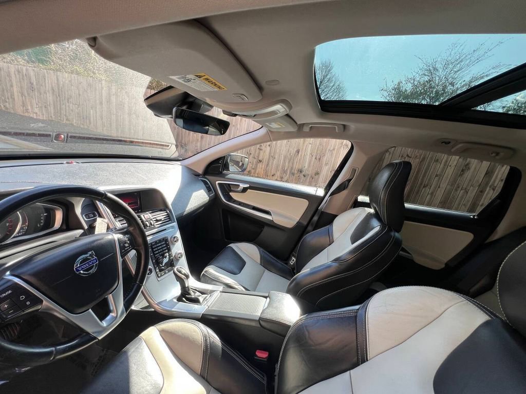 Used 2017 Volvo XC60 T5 Dynamic w/ Preferred Option Package image 10