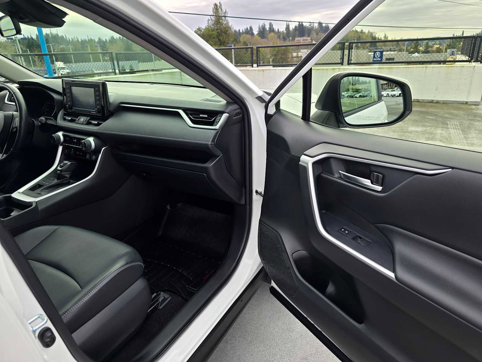 Certified 2020 Toyota RAV4 XLE Premium image 10