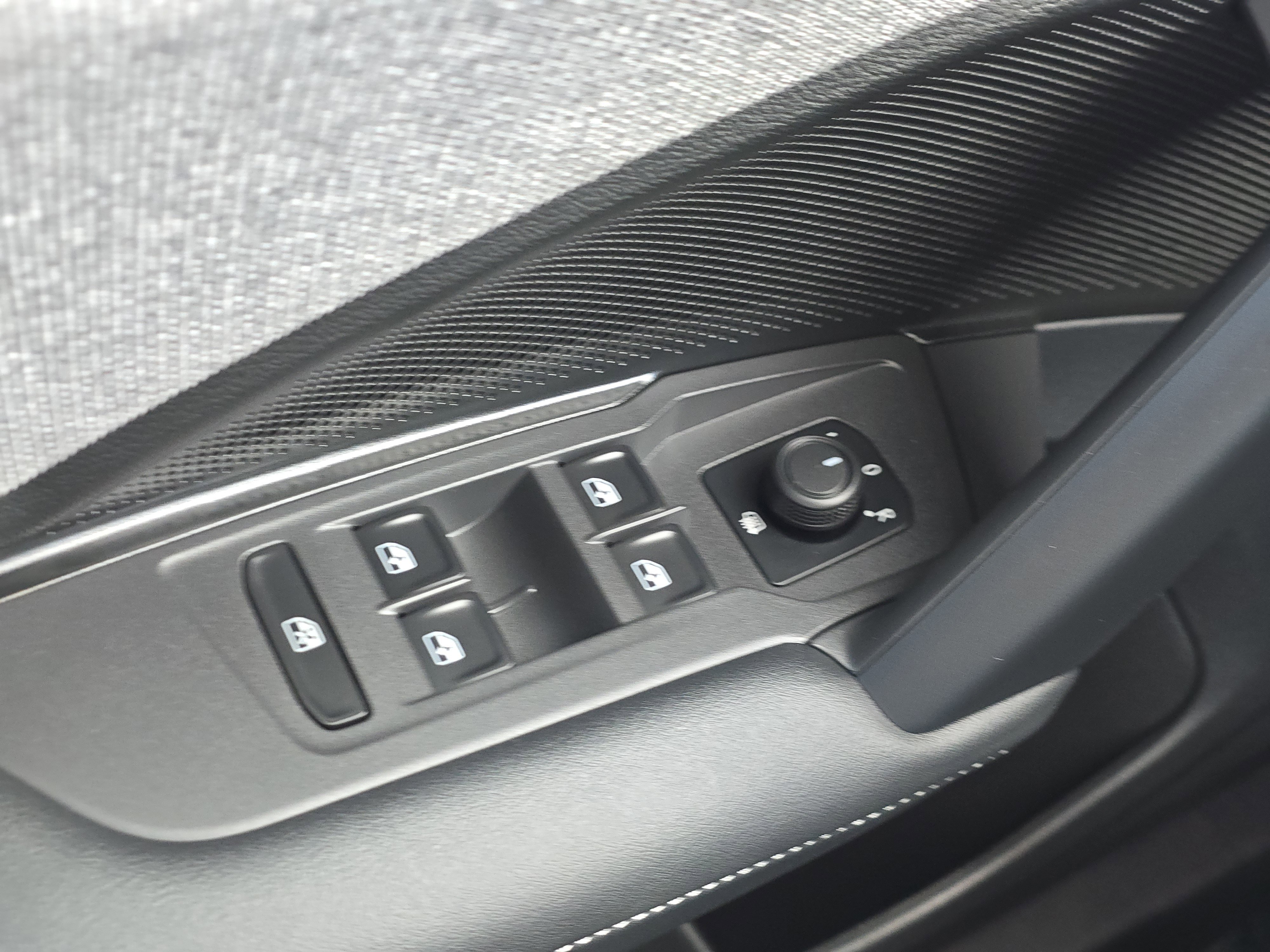 New 2025 Volkswagen Tiguan S AWD/4WD image 26