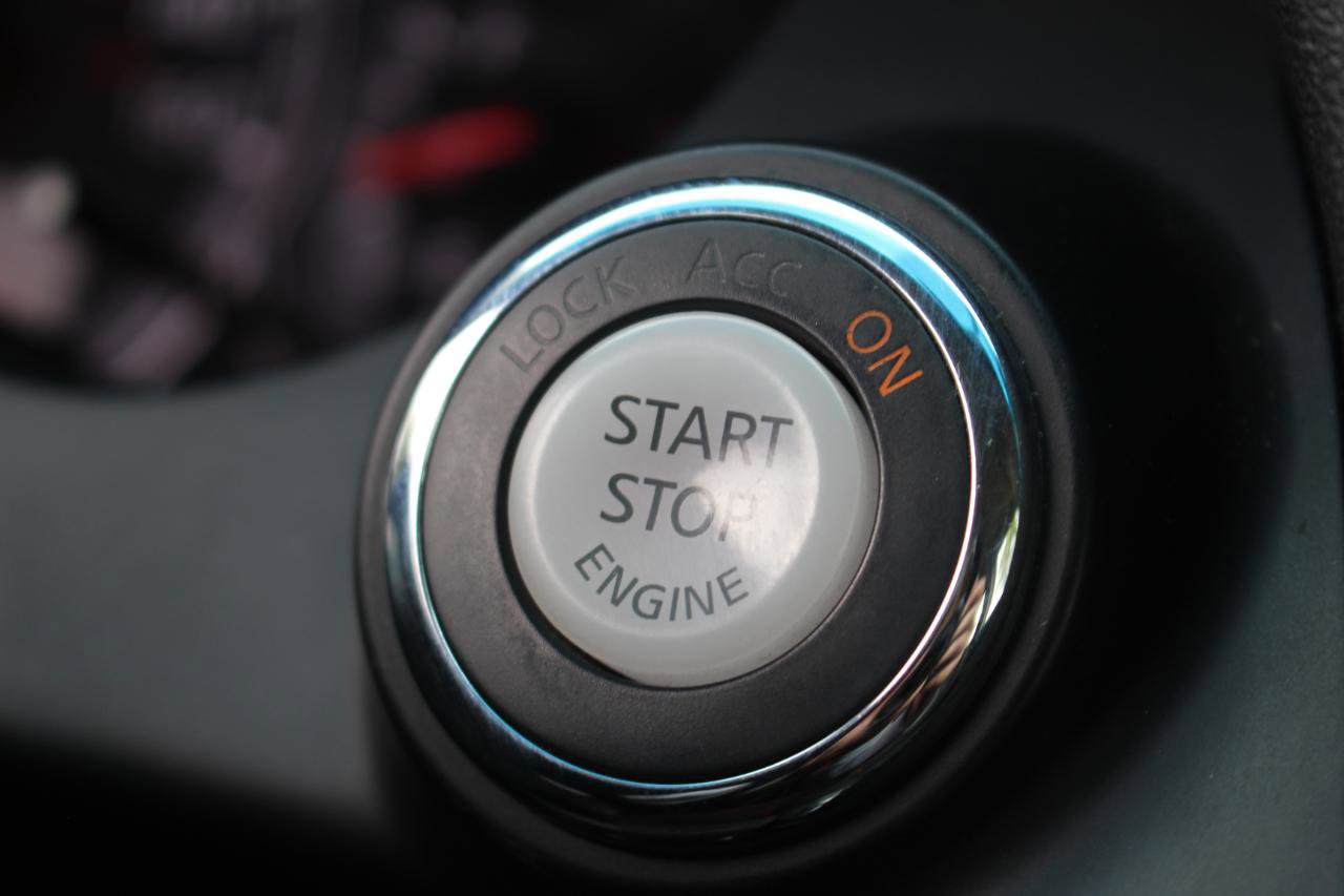 Used 2011 Nissan Altima 3.5 SR FWD image 21