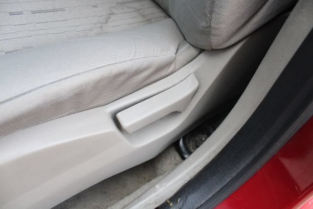 Used 2011 Ford Focus SE w/ Sedan SE Appearance Pkg FWD image 4