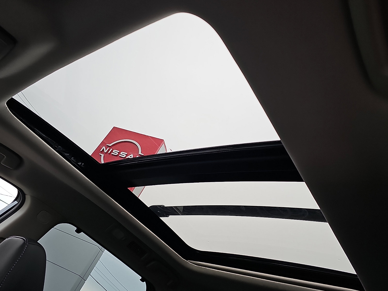 New 2026 Nissan Pathfinder SL w/ SL Premium Package image 10