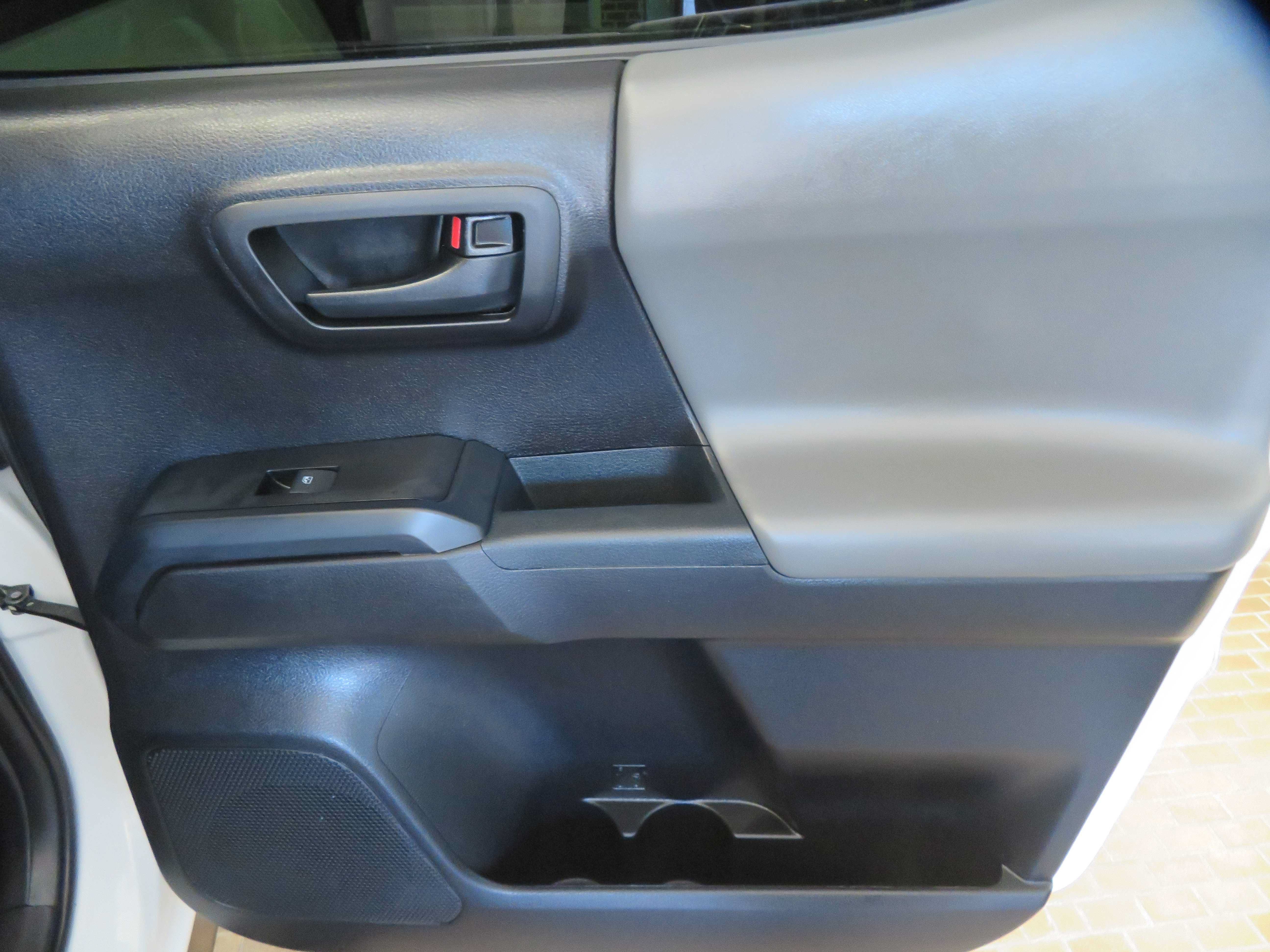 Used 2020 Toyota Tacoma SR AWD/4WD image 21