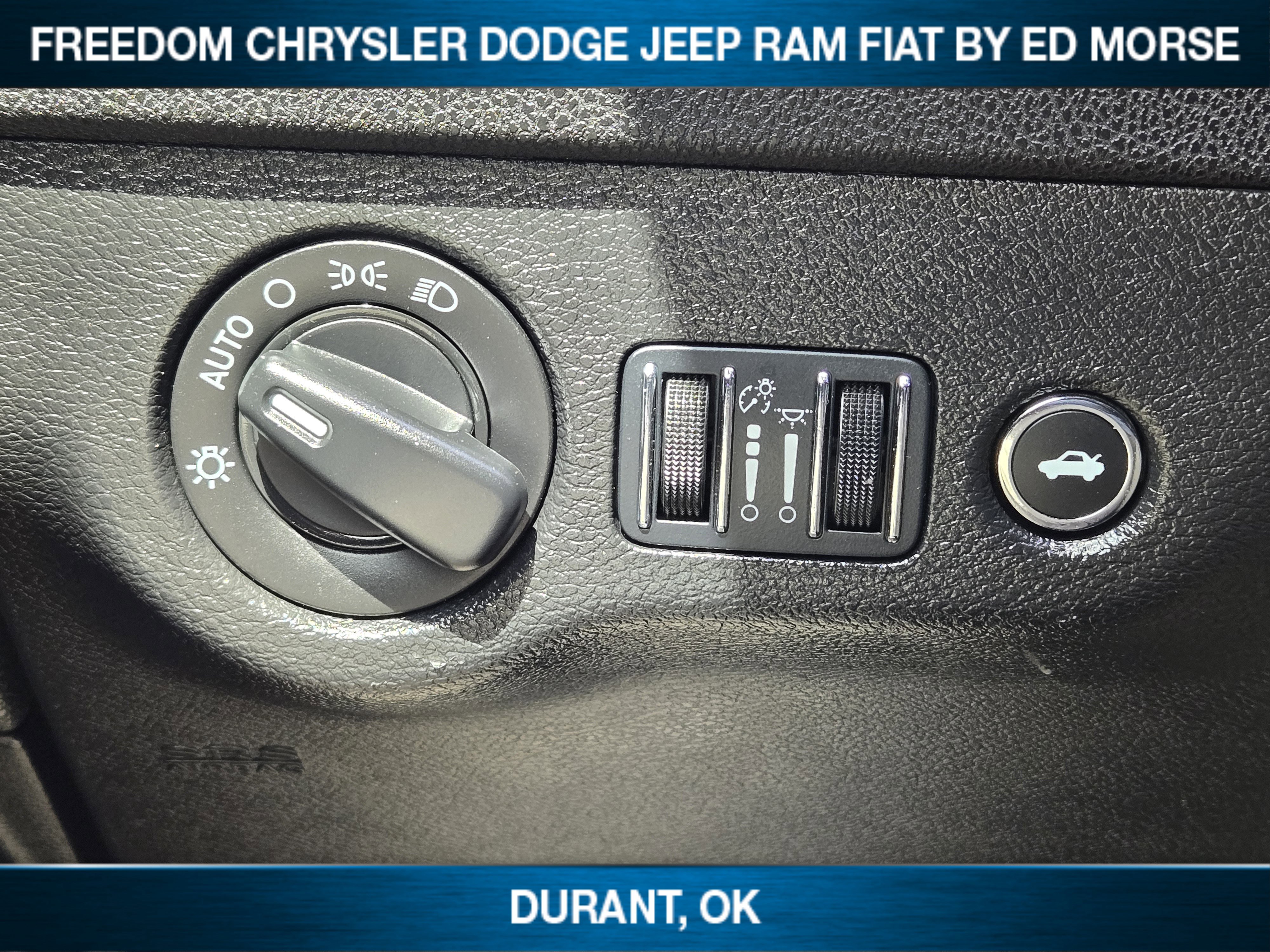 Used 2023 Dodge Charger SXT image 16