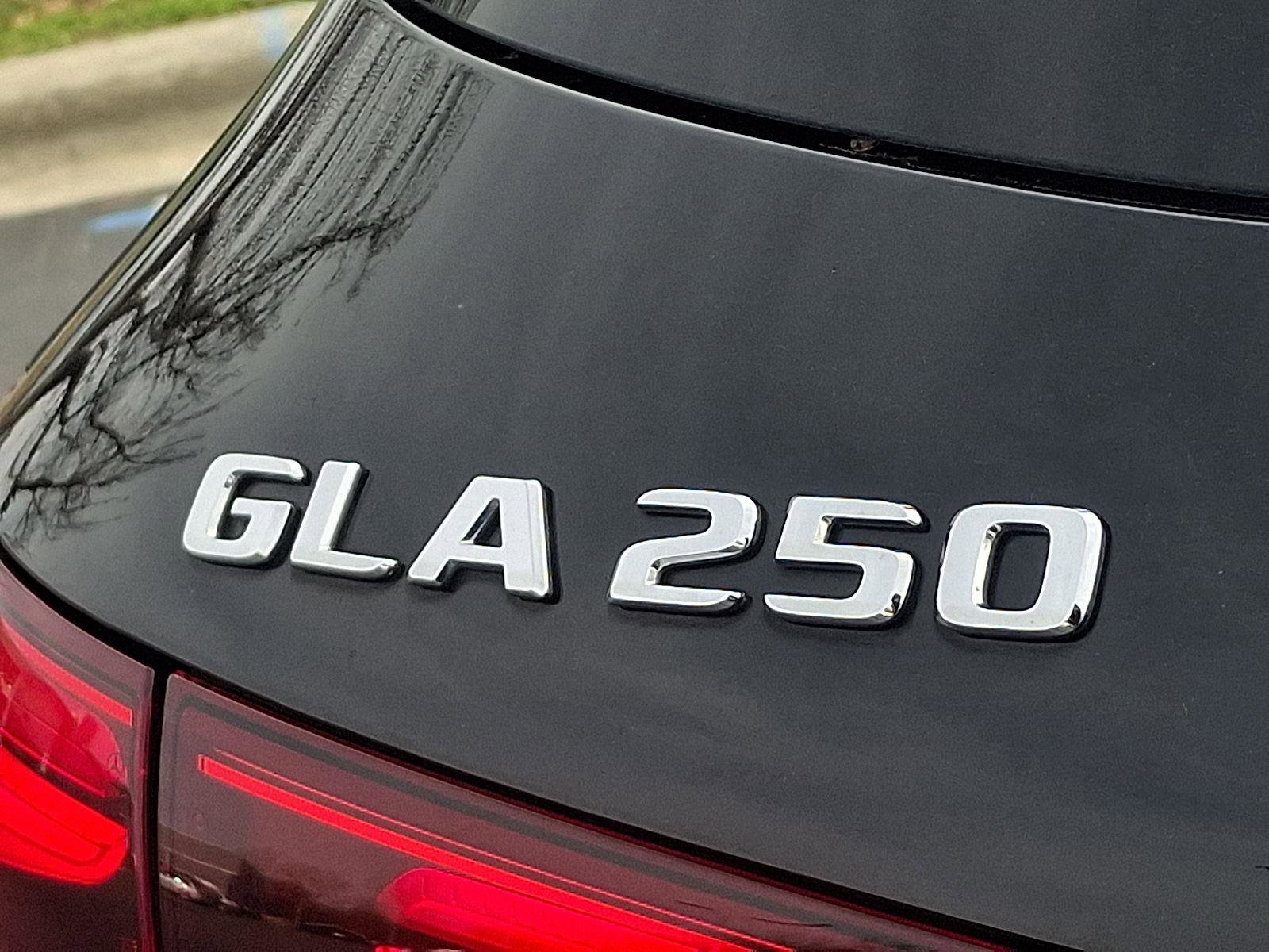 Used 2025 Mercedes-Benz GLA 250 4MATIC image 31