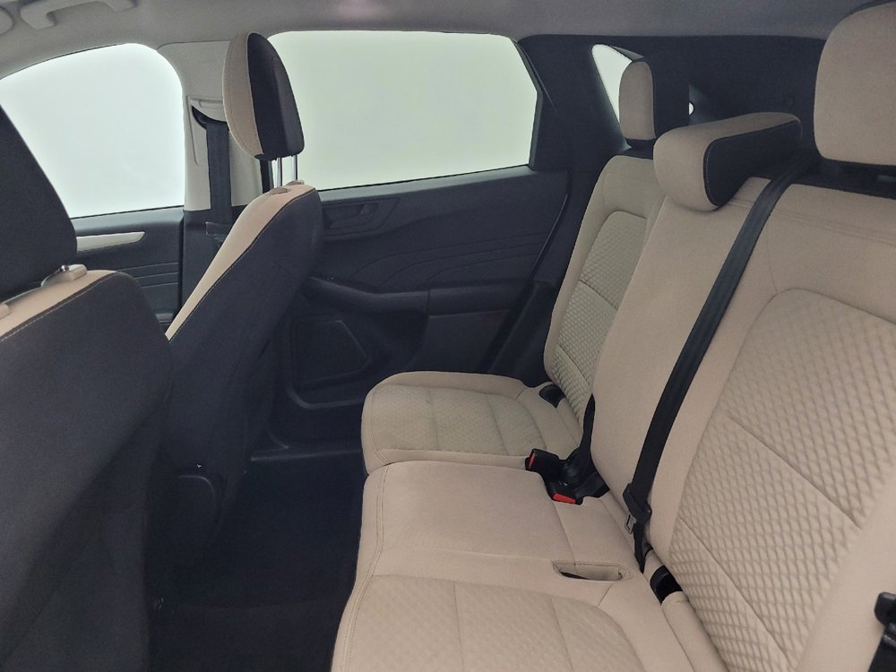 Used 2022 Ford Escape SE FWD image 18