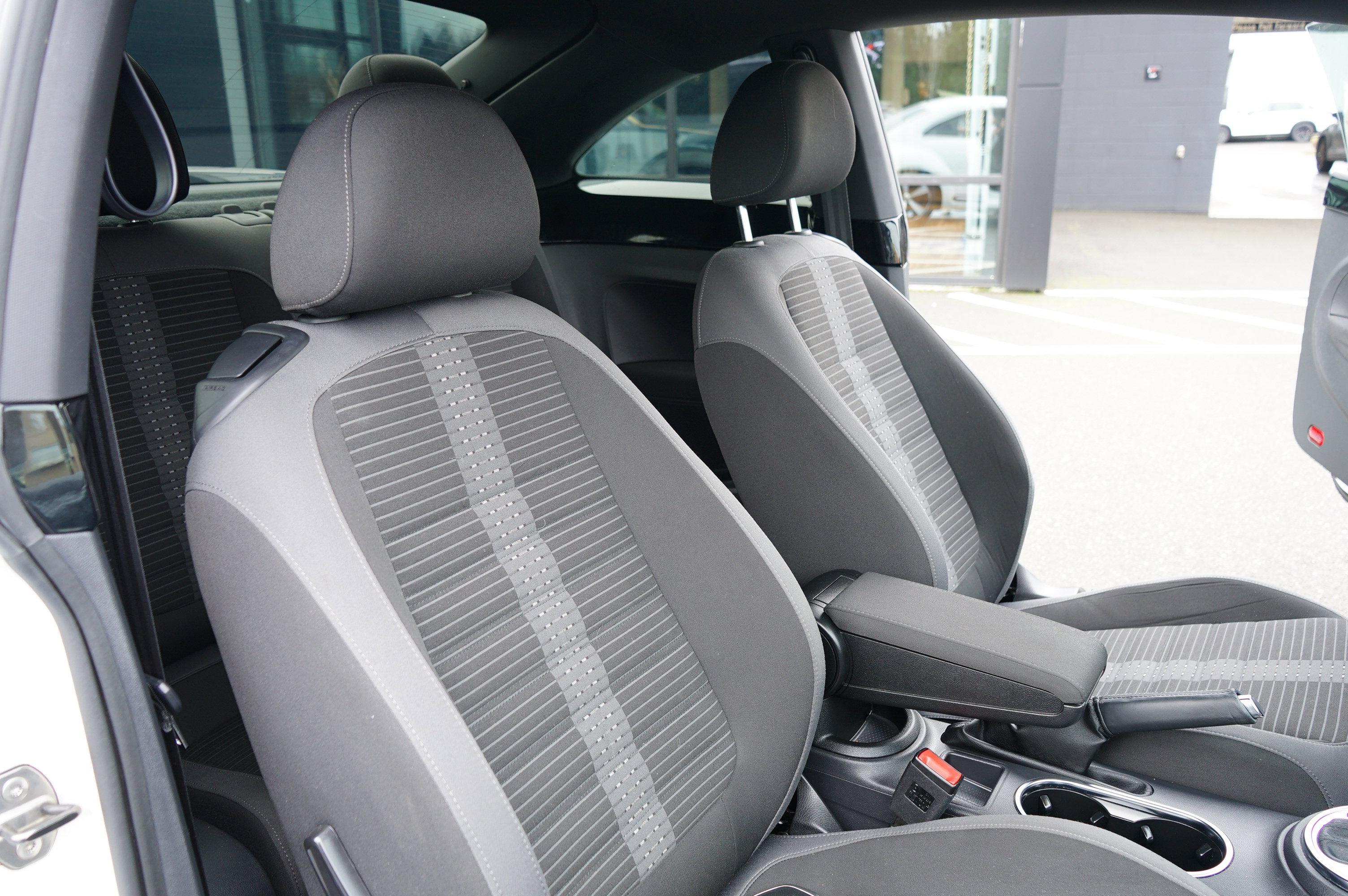 Used 2014 Volkswagen Beetle R-Line image 18