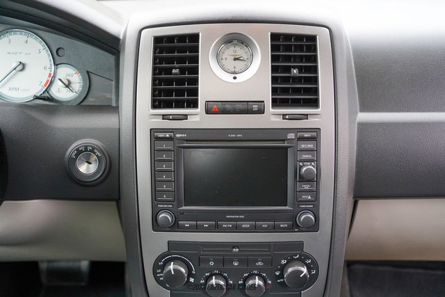 Used 2006 Chrysler 300 SRT8 w/ SRT Option Group II RWD image 34