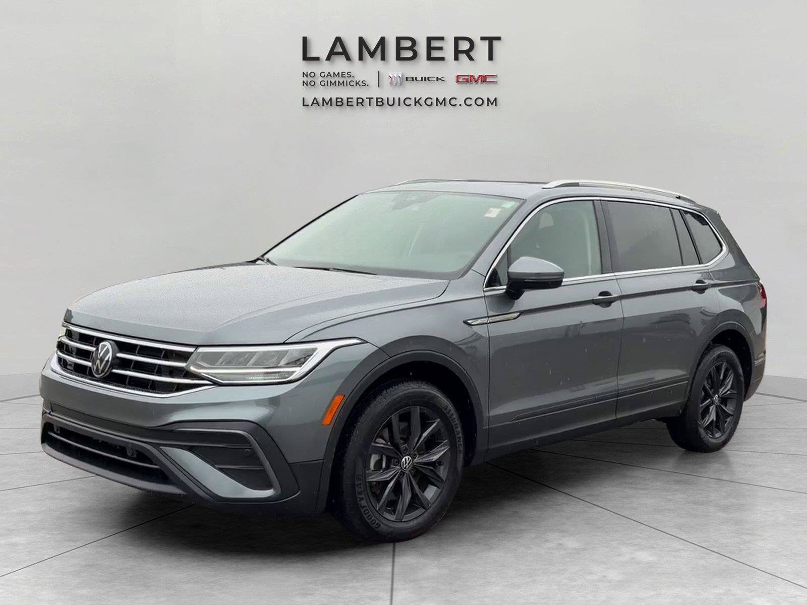 Used 2024 Volkswagen Tiguan SE w/ Panoramic Sunroof Package
