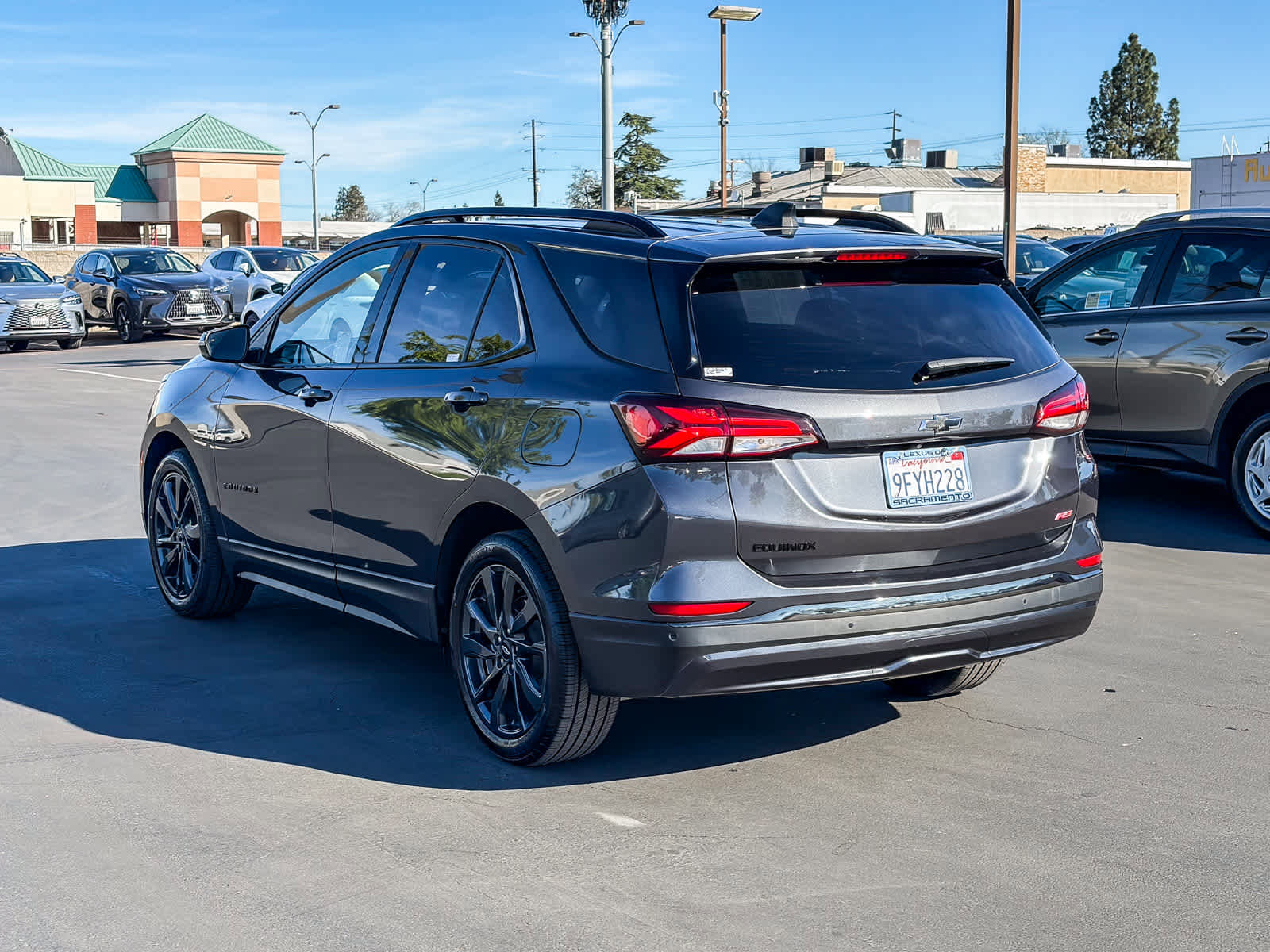Used 2022 Chevrolet Equinox RS w/ Infotainment Package image 2