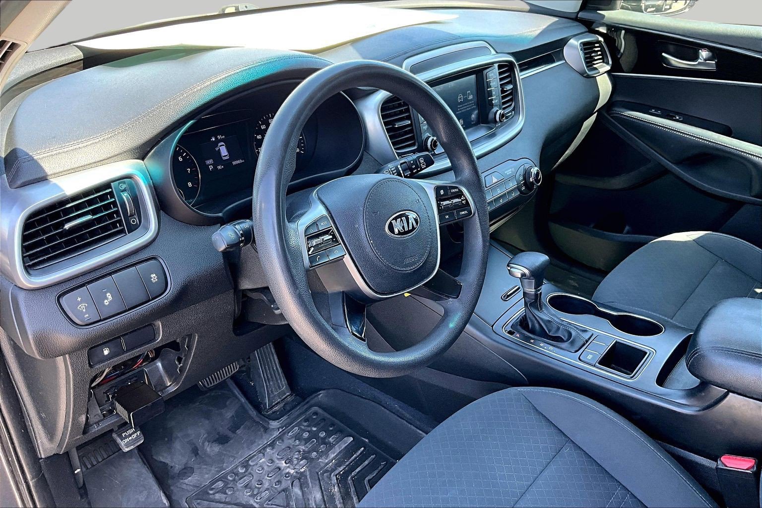 Used 2019 Kia Sorento FWD image 12