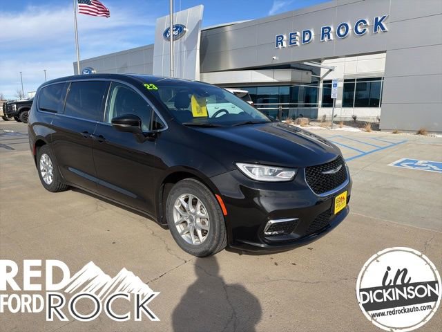 Used 2023 Chrysler Pacifica Touring-L